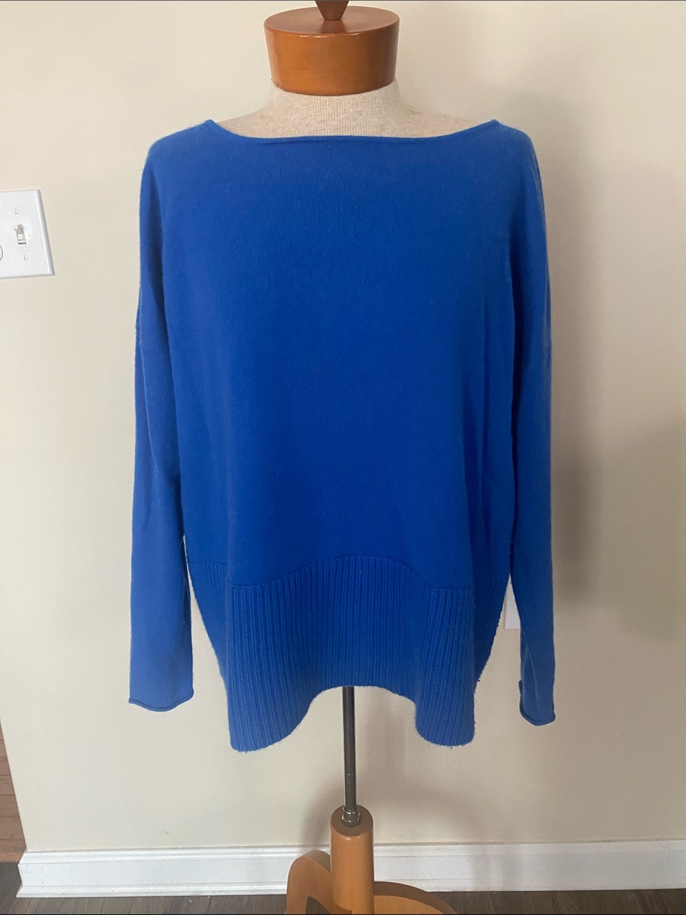 Diane Von Furstenberg Blue Boatneck cashmere Women's Sweater size L